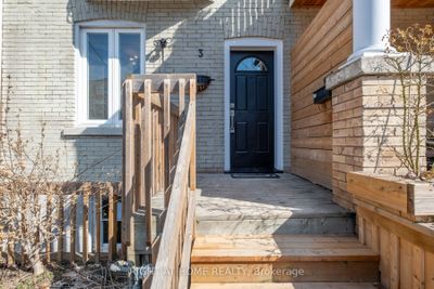 MAIN - 3 Muriel Ave, Home with 1 bedrooms, 1 bathrooms and 1 parking in Toronto ON | Image 2