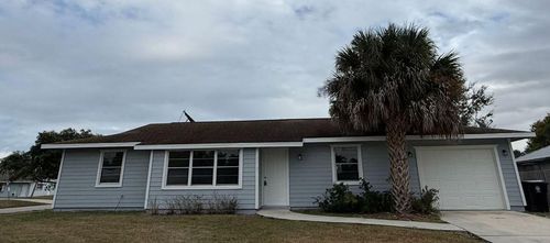 1517 Se Crown St, Port St. Lucie, FL, 34983-3802 | Card Image