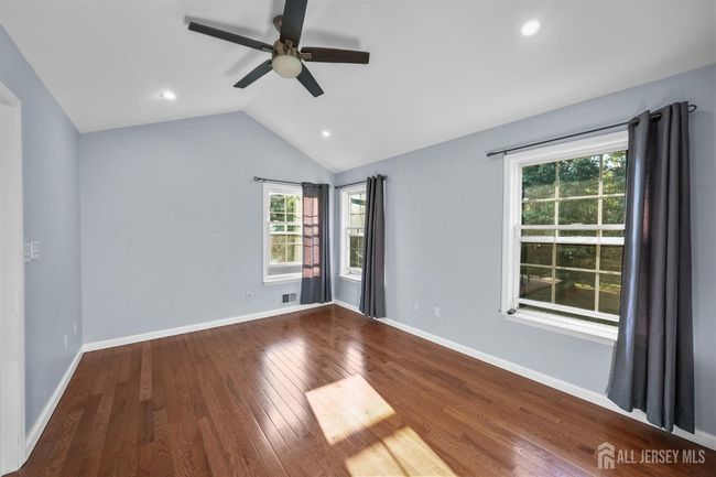 215 Nebula Rd, Townhouse with 3 bedrooms, 4 bathrooms and null parking in Piscataway NJ | Image 21