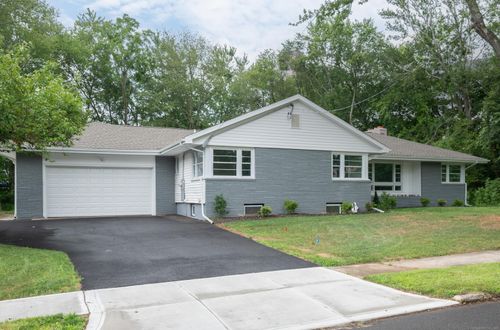 52 Clover Cir, Hamden, CT, 06514-2602 | Card Image