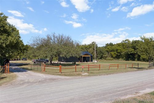 3244 Red Oak Rd, Sulphur, OK, 73086-1169 | Card Image