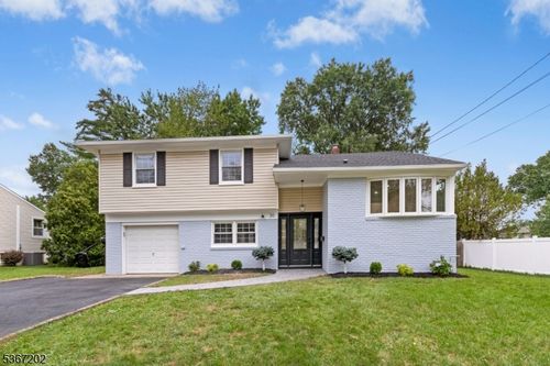 30 Runnymede Rd, Clark, NJ, 07066-1826 | Card Image