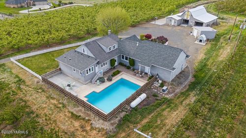 31 Gilbert Rd, Zillah, WA, 98953-9765 | Card Image