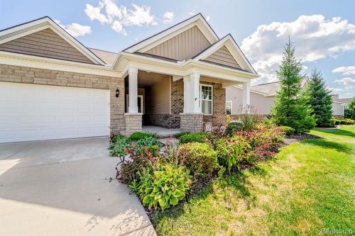 24279 Walloon Way, Flat Rock, MI, 48134-8334 | Card Image