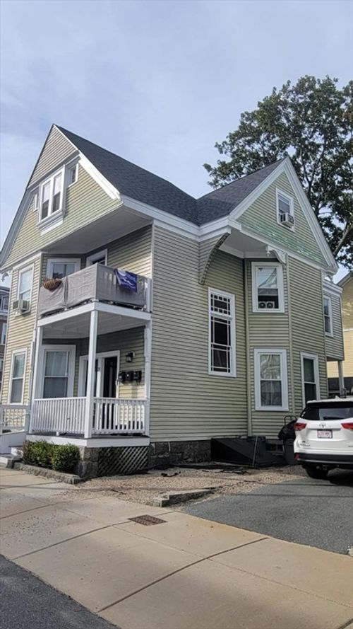 29 Railroad Ave, Beverly, MA, 01915-5182 | Card Image
