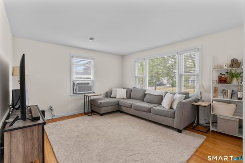 216 Country Rd, Fairfield, CT, 06824-4062 | Card Image