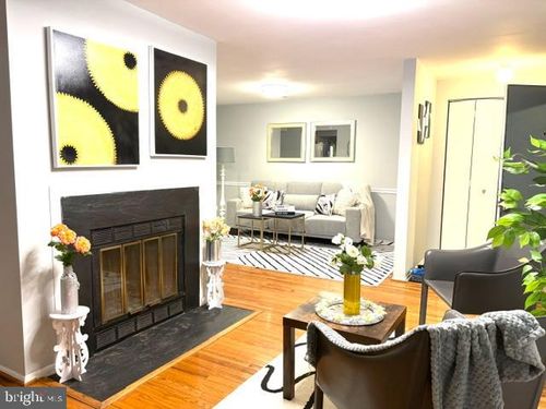 20-201-13120 Wonderland Way, GERMANTOWN, MD, 20874-2303 | Card Image