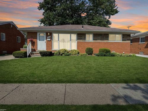 31343 Windsor Dr, Clinton Township, MI, 48038 | Card Image