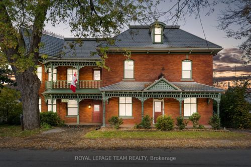 {{alt}} | Card Image