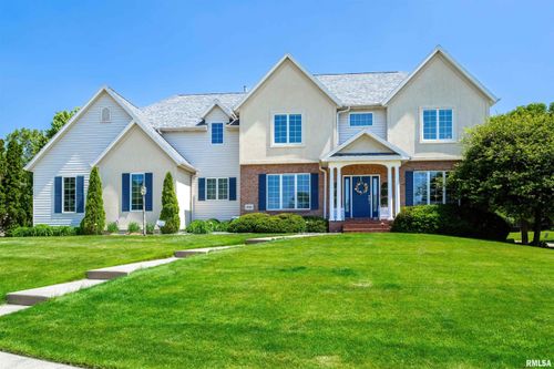 2083 Lundy Ln, Bettendorf, IA, 52722-1421 | Card Image