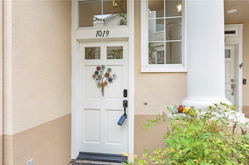 1019 S Stresa Way, Anaheim, CA, 92808-2432 | Card Image