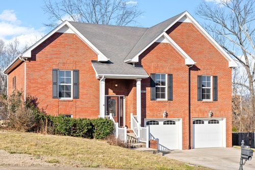 955 Terraceside Cir, Clarksville, TN, 37040-6135 | Card Image
