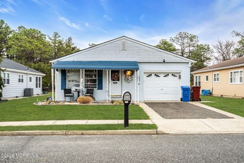 100 Torrey Pines Dr, Toms River, NJ, 08757-5722 | Card Image