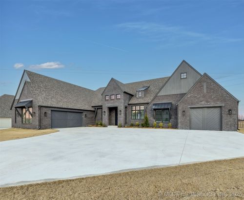 205 W 164th Pl S, Glenpool, OK, 74033-4489 | Card Image