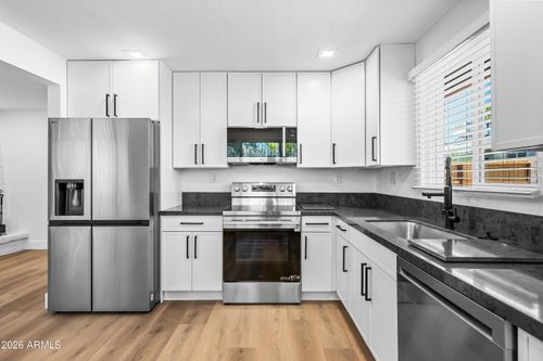 2-3518 E Montecito Ave, Phoenix, AZ, 85018-3946 | Card Image