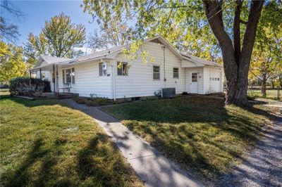 107 N Cleveland Street, House other with 3 bedrooms, 2 bathrooms and null parking in Garnett KS | Image 3