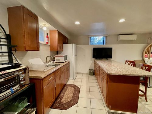 b1-169 Old Mamaroneck Avenue, White Plains, NY, 10605 | Card Image