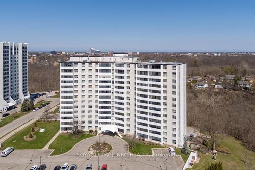 1205-15 Towering Heights Blvd, St Catharines, ON, L2T3G7 | Card Image