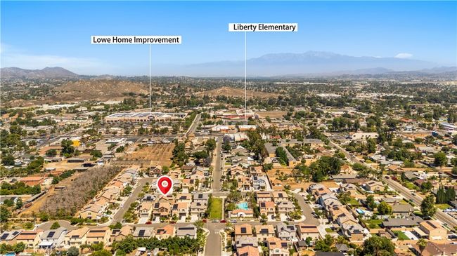 9804 Ardisia St, House other with 3 bedrooms, 3 bathrooms and 4 parking in Riverside CA | Image 34