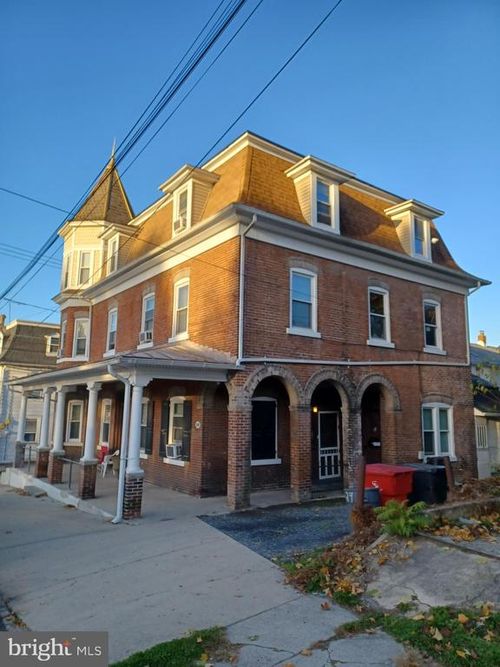 120 Arch St, Catasauqua, PA, 18032-2772 | Card Image