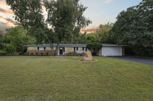 30070 Lochmoor St, Farmington Hills, MI, 48334-1622 | Card Image
