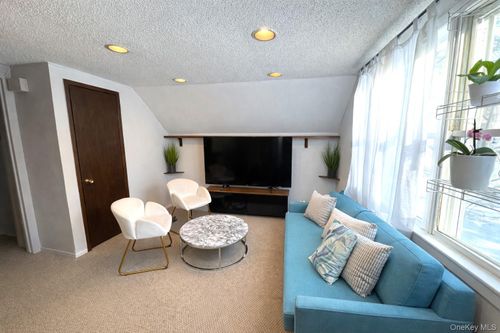 532 Park Ave, Centereach, NY, 11720-1649 | Card Image