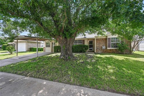 5605 Santa Fe Trl, Haltom City, TX, 76148-3821 | Card Image