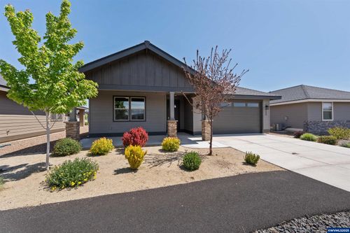 2622 Nw Redwood Cir, Redmond, OR, 97756 | Card Image