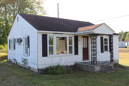 1305 Scottsville Rd, LaFayette, TN, 37083-2234 | Card Image