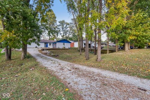 7604 Hillcrest Dr, Mooresville, IN, 46158-7435 | Card Image