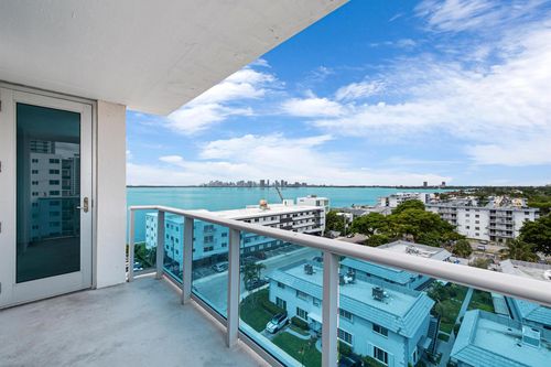 apt-8n-7501 E Treasure Dr, North Bay Village, FL, 33141-4303 | Card Image