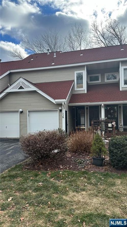 3 Preston King Trl, Oak Ridge, NJ, 07438-8803 | Card Image