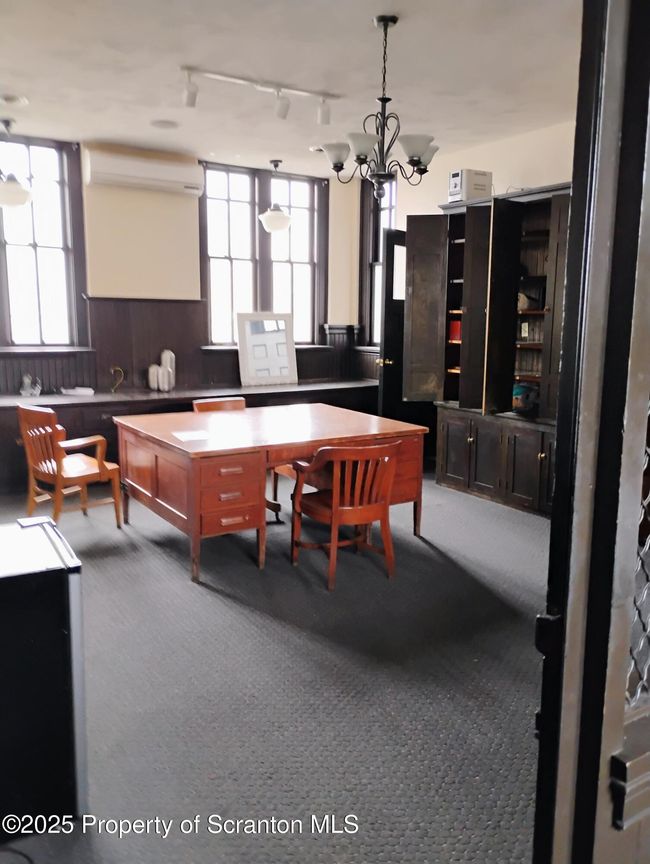 Interior | Image 4