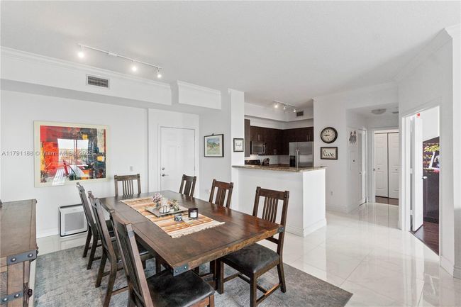 APT-603 - 2401 Ne 65 Th St, Condo with 3 bedrooms, 2 bathrooms and null parking in Fort Lauderdale FL | Image 8