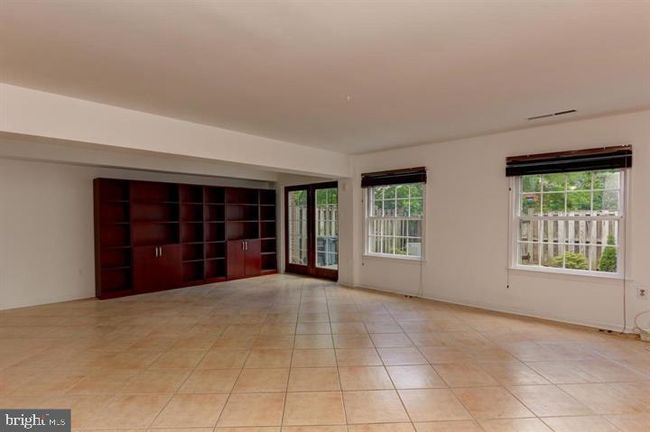 6667 Mclean Dr, Townhouse with 3 bedrooms, 4 bathrooms and null parking in Mclean VA | Image 25