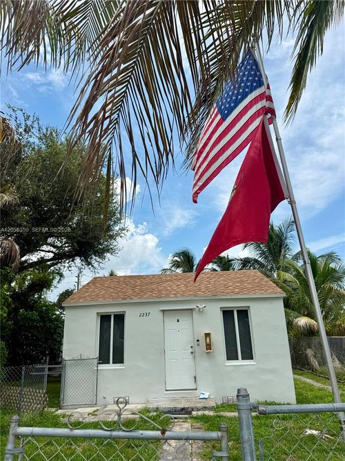 c-2237 Wilson St, Hollywood, FL, 33020-2680 | Card Image