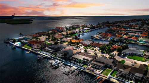 4976 Galleon Ct, New Port Richey, FL, 34652-3011 | Card Image