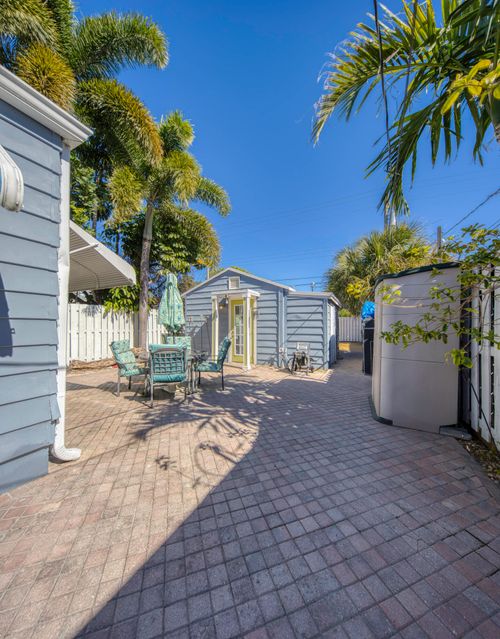 2-320 N J St, Lake Worth Beach, FL, 33460-3358 | Card Image