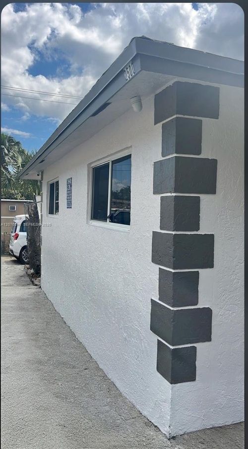 2500 Franklin Dr, Fort Lauderdale, FL, 33311-6758 | Card Image