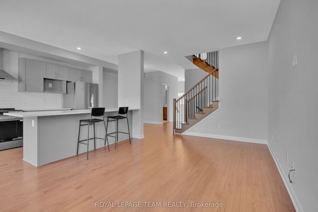 123 Chakra Street, House attached with 3 bedrooms, 3 bathrooms and 2 parking in Barrhaven ON | Image 9