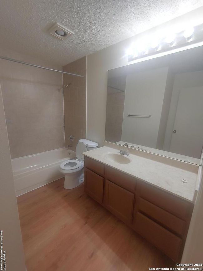 APT-2 - 6345 Queens Castle, Home with 1 bedrooms, 1 bathrooms and null parking in San Antonio TX | Image 4