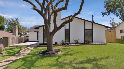 3410 Country Club Dr, Grand Prairie, TX, 75052-6227 | Card Image