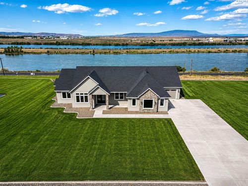 161 Riviera Dr, Pasco, WA, 99301-6283 | Card Image