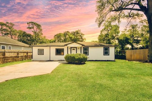 9230 Lanewood Dr, Houston, TX, 77016-4836 | Card Image