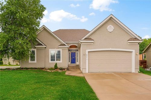 675 S Evergreen St, Gardner, KS, 66030-2728 | Card Image