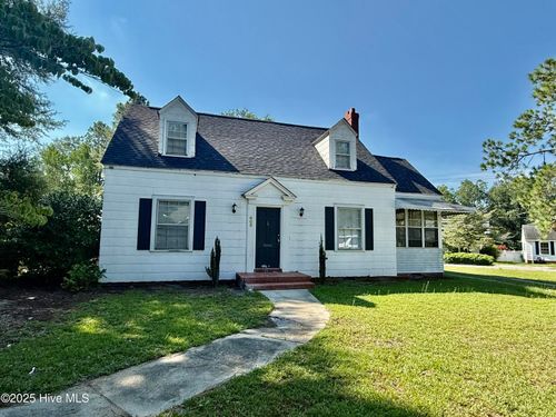 605 Entwistle St, Hamlet, NC, 28345-2301 | Card Image