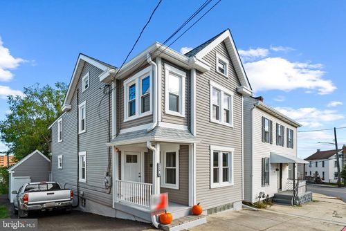 112 N Cannon Ave, HAGERSTOWN, MD, 21740-4921 | Card Image