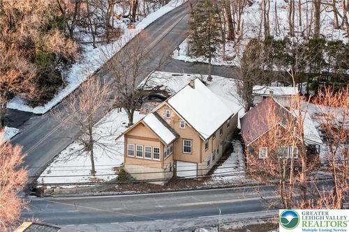 751 W Pennsylvania Ave, Pen Argyl, PA, 18072-2014 | Card Image