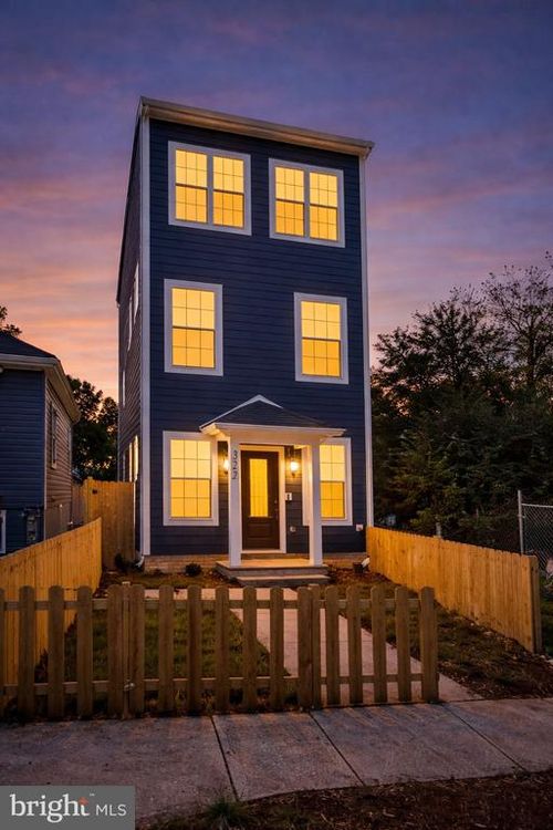 322 56th St Ne, WASHINGTON, DC, 20019-6747 | Card Image