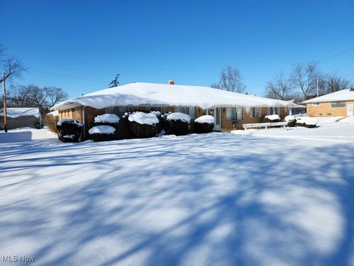 419 Center Rd, Bedford, OH, 44146-2250 | Card Image